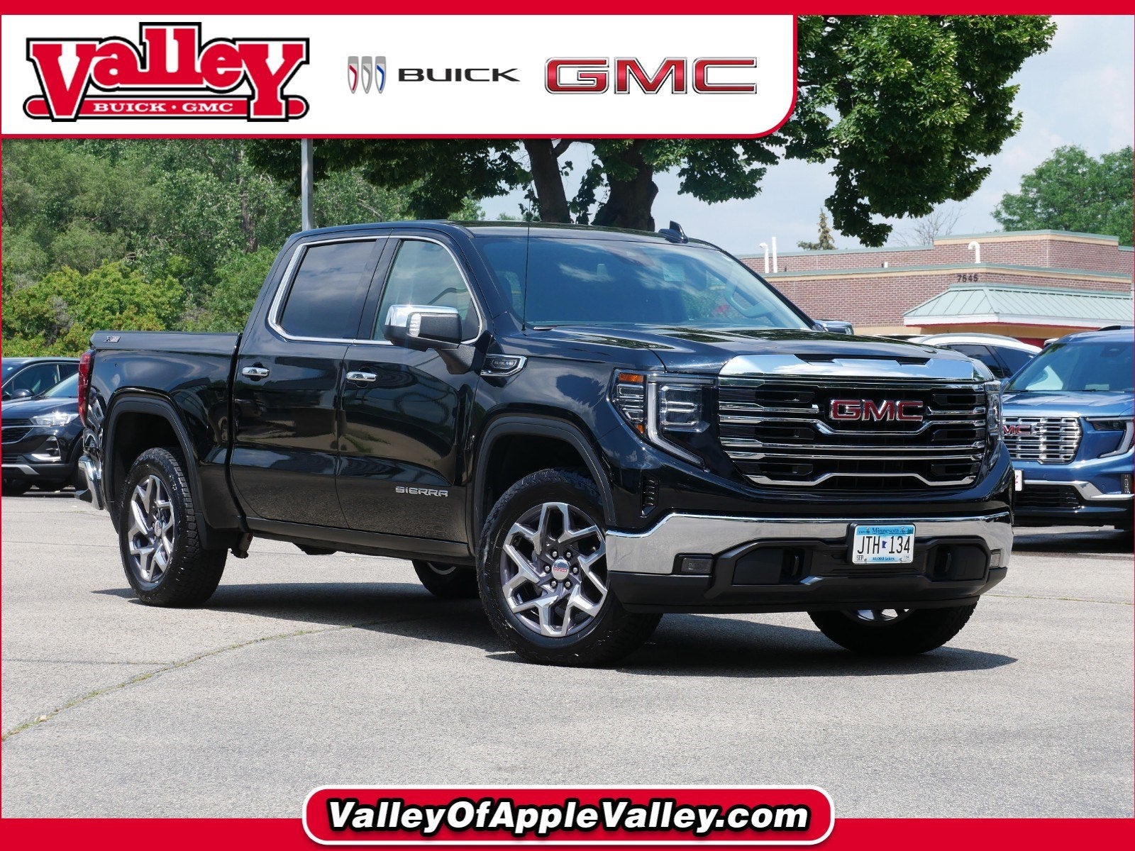 Used 2022 GMC Sierra 1500 SLT with VIN 3GTUUDED3NG670167 for sale in Apple Valley, Minnesota